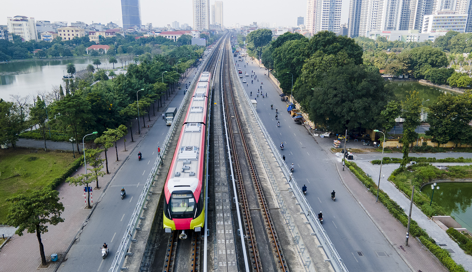 Nhìn từ trên cao tuyến đường sắt đô thị Nhổn - Ga Hà Nội trước ngày chạy thử - 1