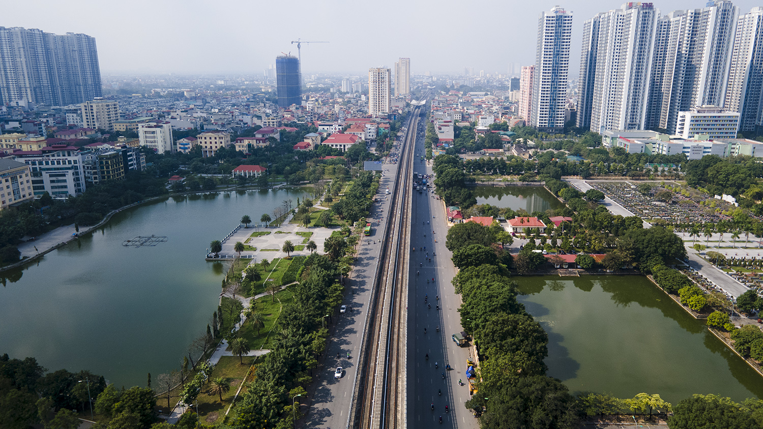 &nbsp;Dự án đường sắt đô thị Nhổn - ga Hà Nội dài 12,5km, 1 Depot và 12 ga (8 ga nổi, 4 ga ngầm), được phê duyệt lần đầu vào năm 2006 với tổng mức đầu tư 783 triệu Euro, dự kiến hoàn thành vào năm 2010.