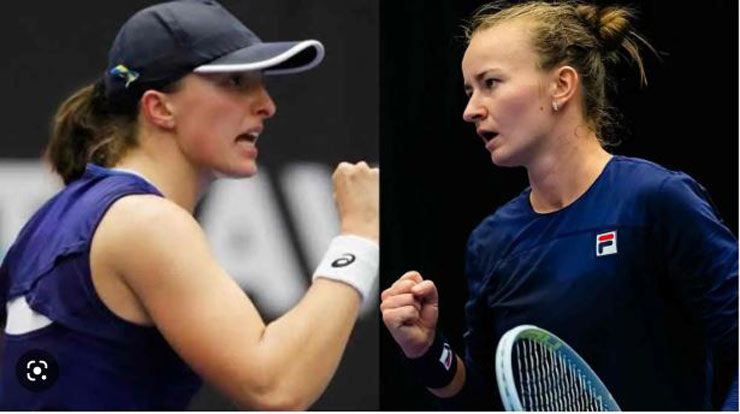 Tay vợt nữ số 1 thế giới Iga Swiatek (trái) có trận kịch chiến 3 giờ 16 phút với Barbora Krejcikova ở chung kết Ostrava Open 2022