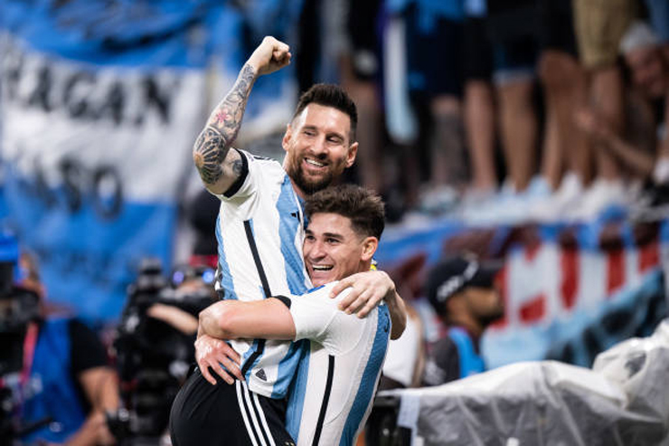 Messi và các đồng đội tiến bước vào vòng tứ kết World Cup 2022