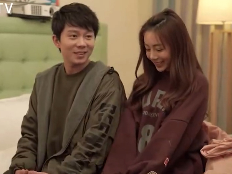 Clip hài hước - Cô vợ ngã ngửa với món quà kỷ niệm ngày cưới "bất ngờ" của chồng