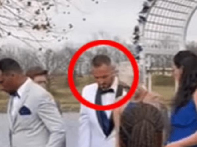 Bạn trẻ - Cuộc sống - Chú rể thức tỉnh trong quan tài ngay giữa đám cưới khiến dân tình phẫn nộ vì quá lố lăng