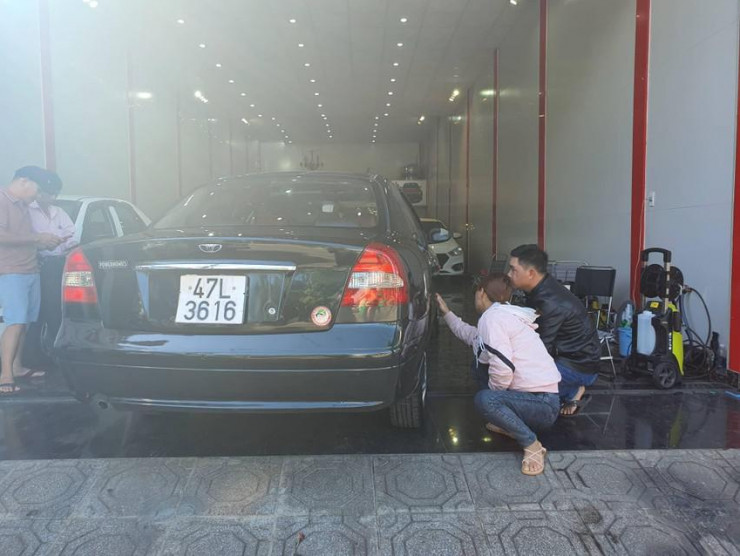 Chủ xe cũ sẽ được hưởng quyền bảo hiểm từ chiếc xe mình mua lại. Ảnh: TN