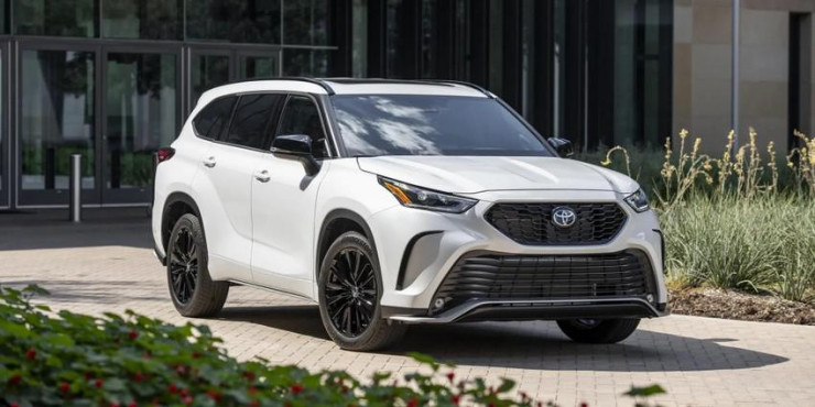 Toyota Highlander được trang bị động cơ 4 xi-lanh, tăng áp, dung tích 2,4 lít. Ảnh: Hotcars.