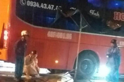 Tin tức trong ngày - Quảng Nam: Xe khách tông xe máy, 2 vợ chồng tử vong