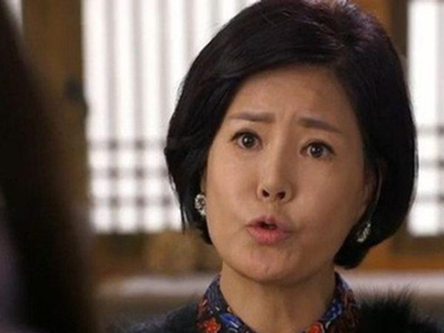 Phi thường - kỳ quặc - Chồng "cặp bồ" rồi đuổi vợ về nhà ngoại, phản ứng của mẹ ruột khiến dân tình sốc nặng