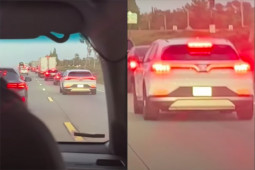 Tin tức ô tô - VinFast VF 8 mang biển số bang Cali, chạy trên cao tốc nước Mỹ