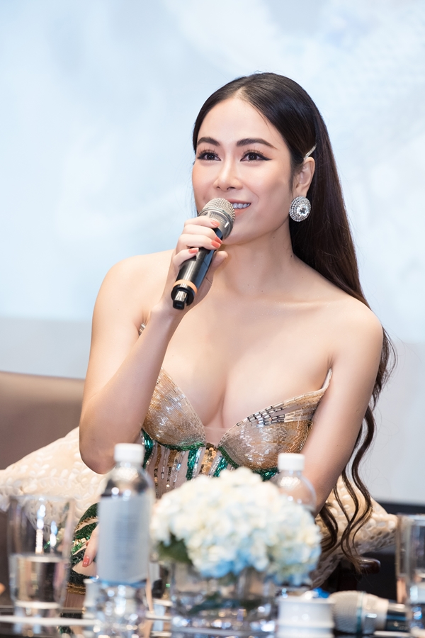 Nữ ca sĩ có nhiều chia sẻ gây chú ý về chuyện làm nghề