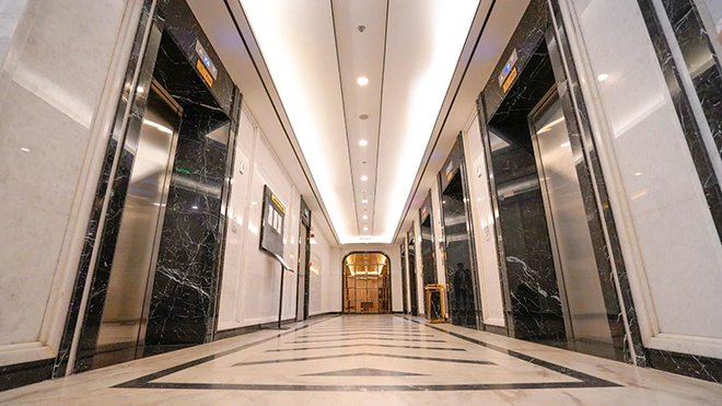 Hệ thống thang máy hiện đại, hành lang rộng 3m