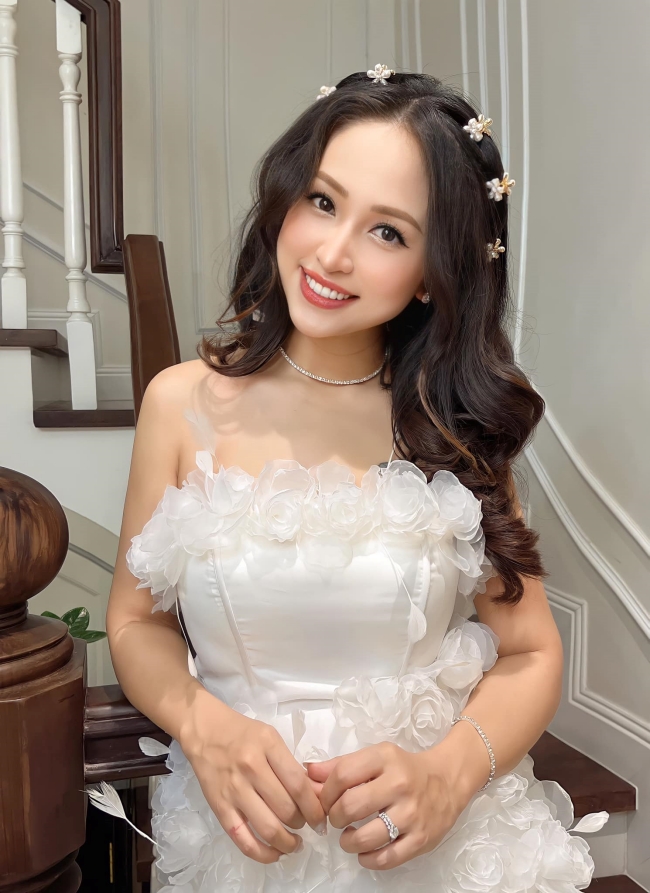 MC Thanh Vân cũng là gương mặt nhận được nhiều yêu mến của khán giả khi tham gia một số bộ phim như 'Nhật ký Vàng Anh', 'Phía cuối cầu vồng', 'Zippo, mù tạt và em',... Cùng với đó là vai trò MC trong chương trình 'Vì bạn xứng đáng', 'Đường lên đỉnh Olympia', 'Vui cùng Hugo'.
