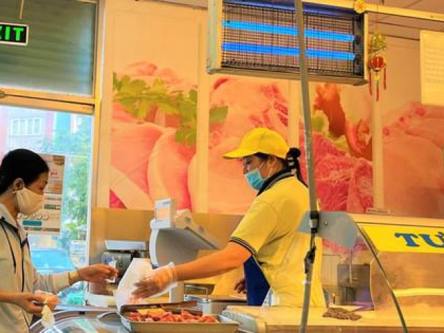 Thị trường - Tiêu dùng - Giá heo xuống thấp, đề xuất nới lỏng rào cản để bán qua biên giới