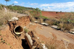 Tin tức trong ngày - Giám đốc BQL liên quan sai phạm dự án 1.600 tỉ đồng bị đình chỉ sinh hoạt Đảng