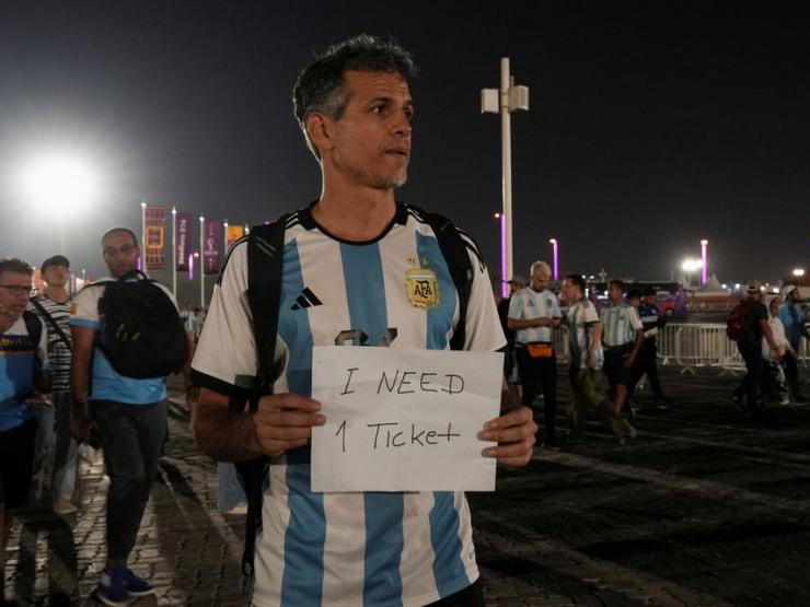 Thế giới - World Cup 2022: "Nghiến răng" mua vé xem thi đấu với giá cao gấp 10 lần