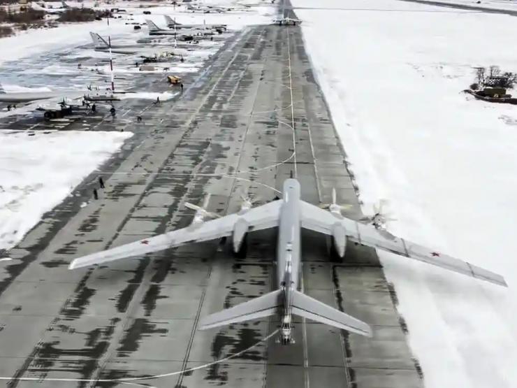 Thế giới - Nga: Thêm sân bay bị UAV "lạ" tấn công