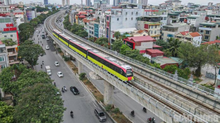 Metro Nhổn - ga Hà Nội ngày đầu chạy thử, đạt hiệu suất 100%