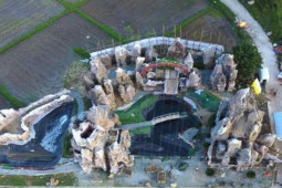 Tin tức trong ngày - Hang đá Bê-lem "khổng lồ" từ hàng nghìn cây tre chào đón Giáng sinh