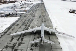 Thế giới - Nga: Thêm sân bay bị UAV "lạ" tấn công