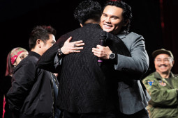 Nhạc - Dàn sao lớn đến ủng hộ Tú Dưa trở lại làm ca sĩ sau 12 năm