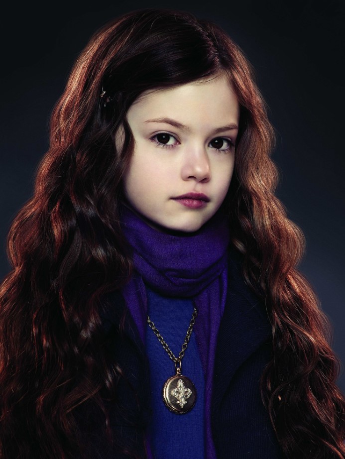 Mackenzie Foy nhận được sự quan tâm với vai diễn "con gái ma cà rồng".