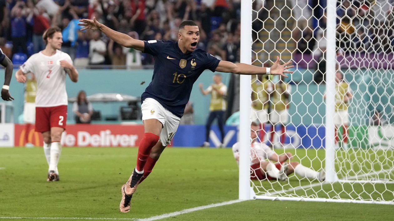 Mbappe ghi 2 bàn thắng trong chiến thắng của đội tuyển Pháp trước Ba Lan ở World Cup 2022.