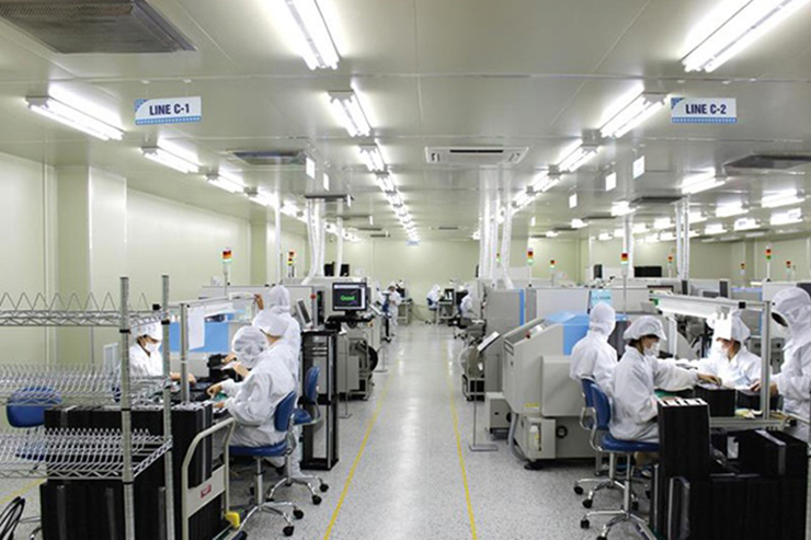 LG có 27.000 cán bộ, công nhân Việt Nam làm việc trực tiếp trong các nhà máy LG tại Việt Nam và các công ty thành viên có tới 70.000 lao động Việt Nam.
