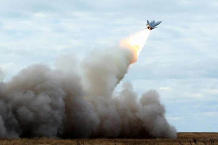 Một UAV Tu-141 được kích hoạt từ bệ phóng mặt đất. Ảnh: GettyImages