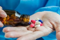 Sức khỏe đời sống - Những sai lầm trong sử dụng thuốc mà nhiều người Việt mắc phải khiến gan bị tổn thương nghiêm trọng
