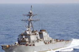 Thế giới - Washington tố tàu Iran 'tìm cách chọc mù' tàu Mỹ ở eo biển Hormuz