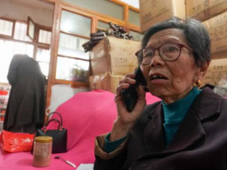 Kinh doanh - Công ty phá sản ôm 70 tỷ đồng tiền nợ, cụ bà 80 tuổi tự trả hết sau 10 năm nhờ bán một thứ