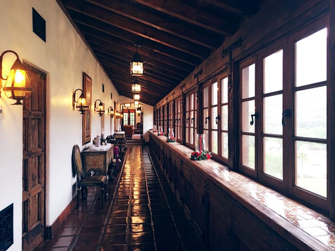 Khu vực hành lang ở tầng trên tương tự hình
ảnh trong phim Hollywood.