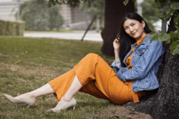 Bạn trẻ - Cuộc sống - Thất nghiệp tuổi 50, người phụ nữ tự học 2 ngoại ngữ, được 3 hãng hàng không mời làm việc