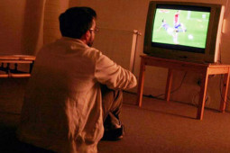 Bạn trẻ - Cuộc sống - Chàng trai 26 tuổi bị liệt mặt sau nhiều đêm thức xem World Cup 2022