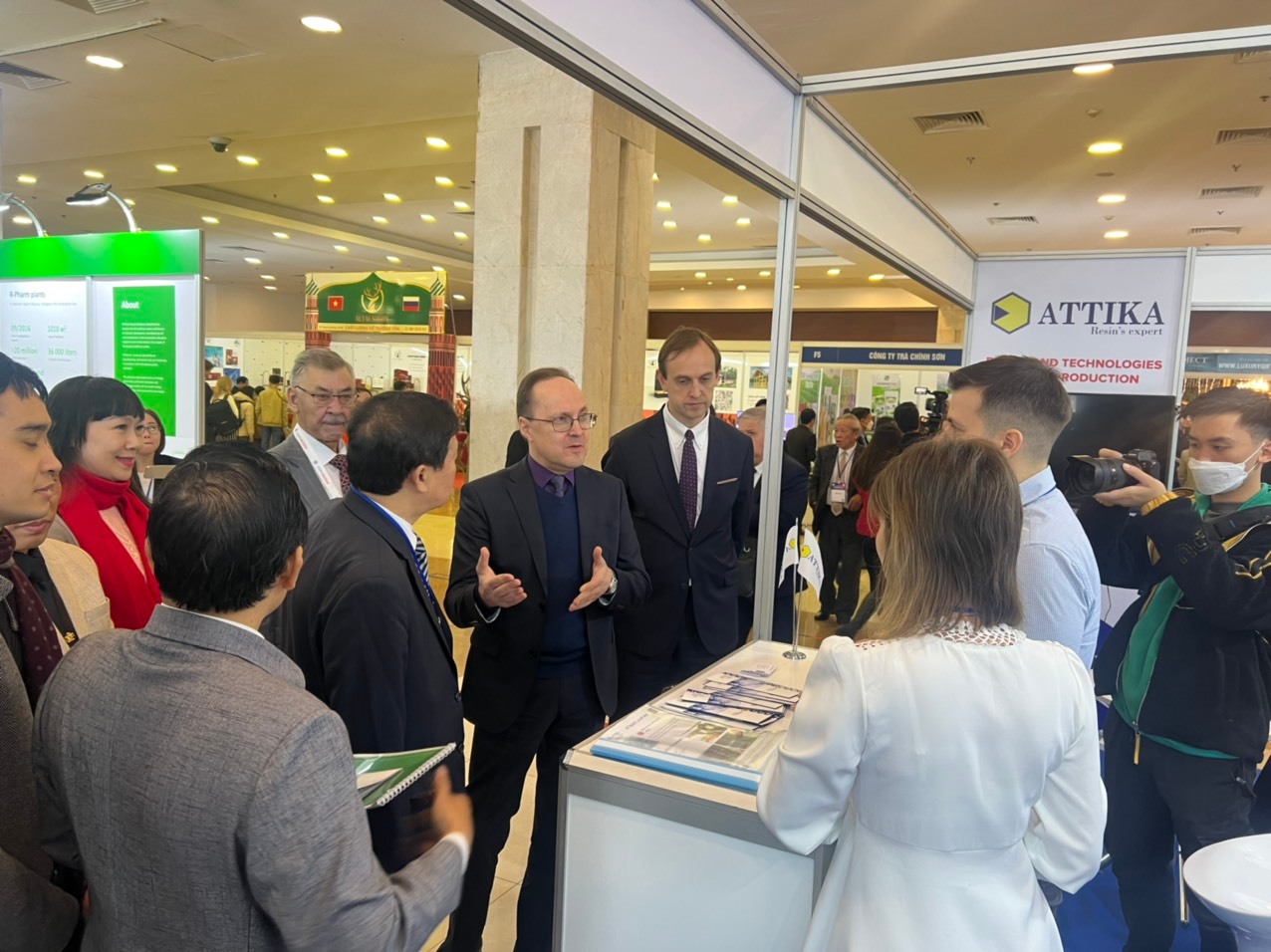 Triển lãm có sự tham gia của rất nhiều doanh nghiệp Nga.