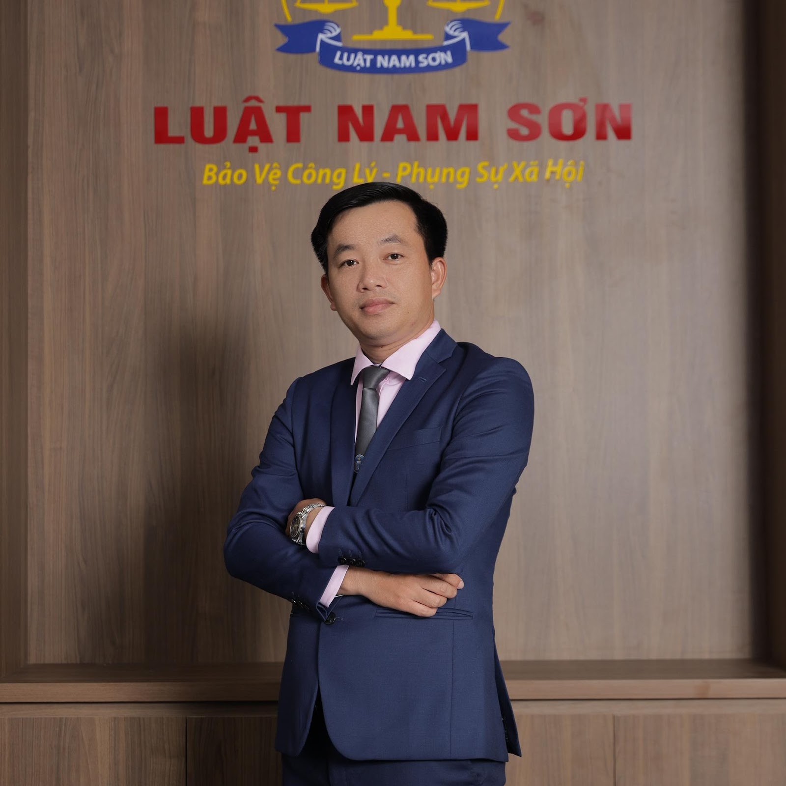 Luật sư Nguyễn Thành Trung hoạt động trong lĩnh vực dịch vụ pháp lý về đất đai, di chúc, thừa kế và hôn nhân gia đình