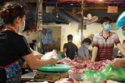 Thị trường - Tiêu dùng - Nghịch lý: Giá thịt lợn "rơi tự do" dù đang trong cao điểm tiêu thụ Tết