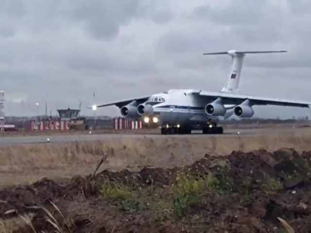 Thế giới - Quan chức giấu tên Ukraine thừa nhận Kiev đứng đằng sau vụ tấn công loạt sân bay Nga