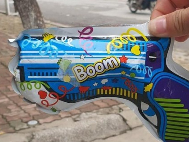 Tin tức trong ngày - Súng đồ chơi xì hơi, nhiều học sinh khó thở, 1 em co giật nhẹ