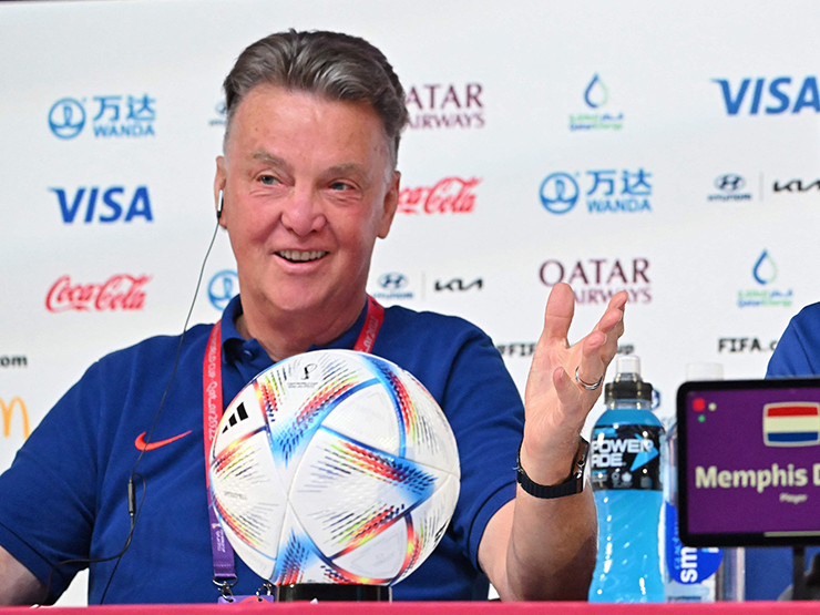 Bóng đá - Họp báo Hà Lan - Argentina: Van Gaal đáp trả Di Maria chê "HLV tệ nhất"