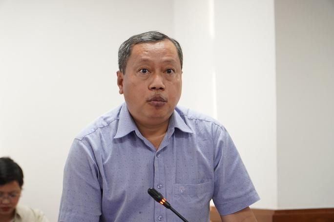 Ông Nguyễn Hiếu Hòa, Phó Trưởng phòng Kinh tế đất Sở Tài nguyên – Môi trường TP HCM, thông tin tại buổi họp báo.