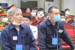 Tin tức trong ngày - Phạt tổng cộng 33 năm tù với 2 ông trùm trong đường dây xăng lậu 200 triệu lít