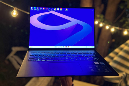 Đây là mẫu laptop cỡ 17 inch siêu di động, “chiến” mọi nhiệm vụ