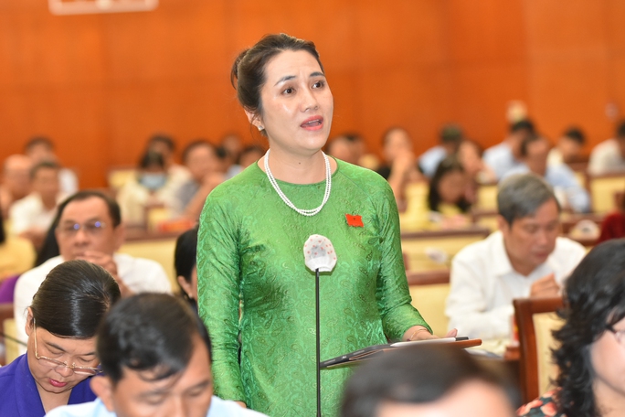 Đại biểu Nguyễn Thị Việt Tú