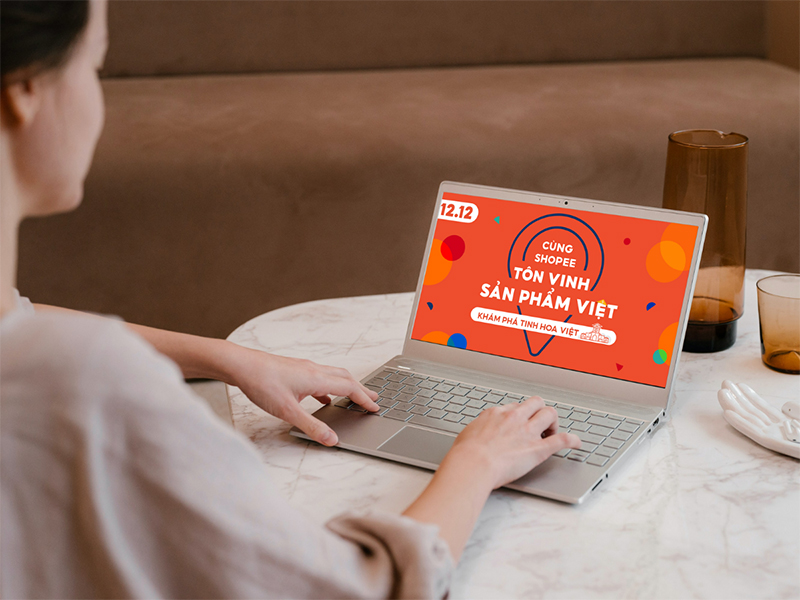 Chương trình "Cùng Shopee tôn vinh sản phẩm Việt" sẽ đưa người dùng khám phá các câu chuyện ấn tượng từ những thương hiệu quen thuộc như Nước mắm Tĩn Hà Nội, Mắm truyền thống Lê Gia, Cocoon, Biti's, Gốm sứ Minh Long,...