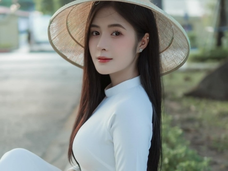Đời sống Showbiz - "Hot girl áo dài" khiến fan nam xao xuyến hoá ra là người quen