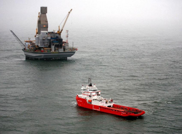 Giàn khoan dầu Orlan gần đảo Sakhalin của Nga. Ảnh: REUTERS