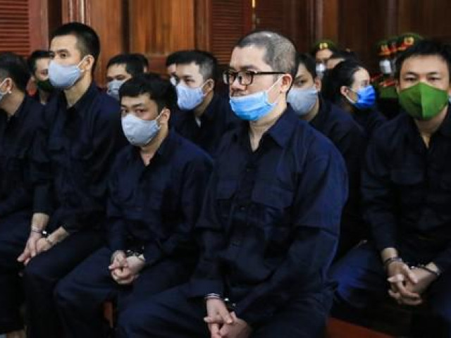 Tin tức trong ngày - Vợ Nguyễn Thái Luyện nghẹn ngào nói 13 tỉ đồng chi cho những người "không tiện nói tên"