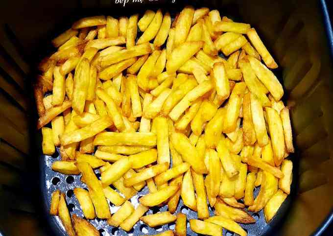 Acrylamide có trong khoai tây chiên, bánh mì, bánh làm từ bột ngũ cốc, cereal, cà phê... Ảnh minh họa