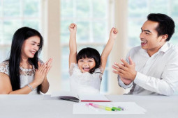 Bạn trẻ - Cuộc sống - 12 cách dạy con bố mẹ nào cũng nên biết