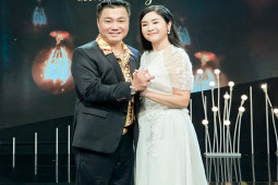 Giải trí - Lý Hùng hội ngộ người tình màn ảnh "Lá ngọc cành vàng", nhan sắc gây sốt ở tuổi 53