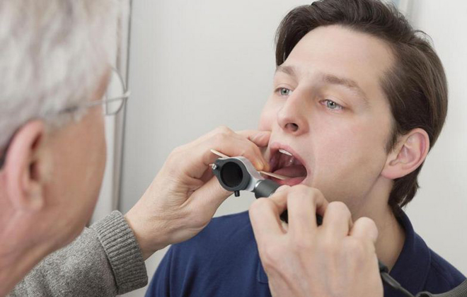 Nóng rát cổ họng, trắng lưỡi mãi không đỡ - Trào ngược dẫn lối, ung thư tiềm ẩn, bạn chớ coi thường! - 4